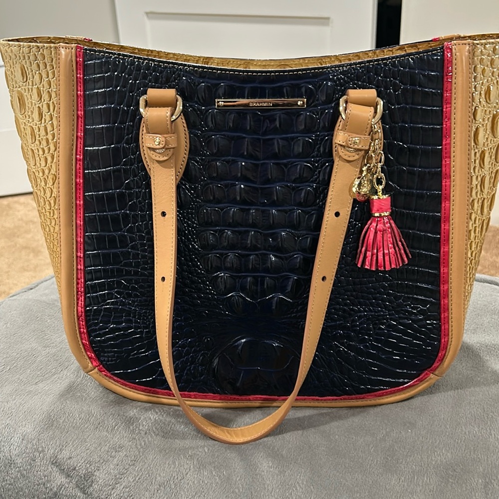 BNWOT Brahmin shoulder bag, navy/cream/tan with pink gorgeous purse